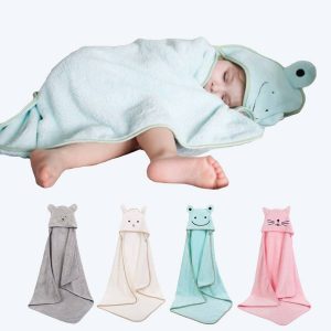 Serviette de bain avec jolis motifs de dessins animés pour bébé