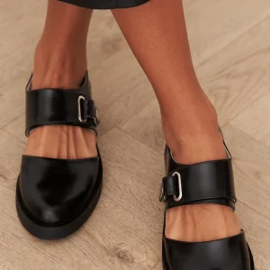 Mocassins Noirs Femme à Boucle – Chaussures Couvertes Chic et Confortables