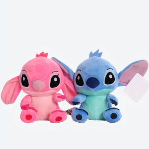 Poupées en peluche de dessin animé