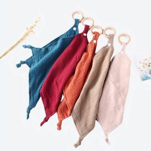 Doudou en mousseline colorée pour bébé