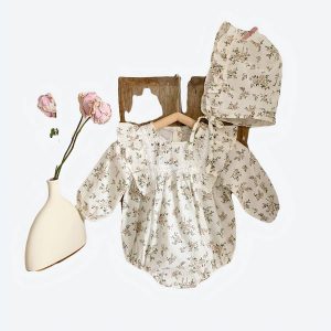 Ensemble barboteuse à manches longues et chapeau fleuri pour bébé