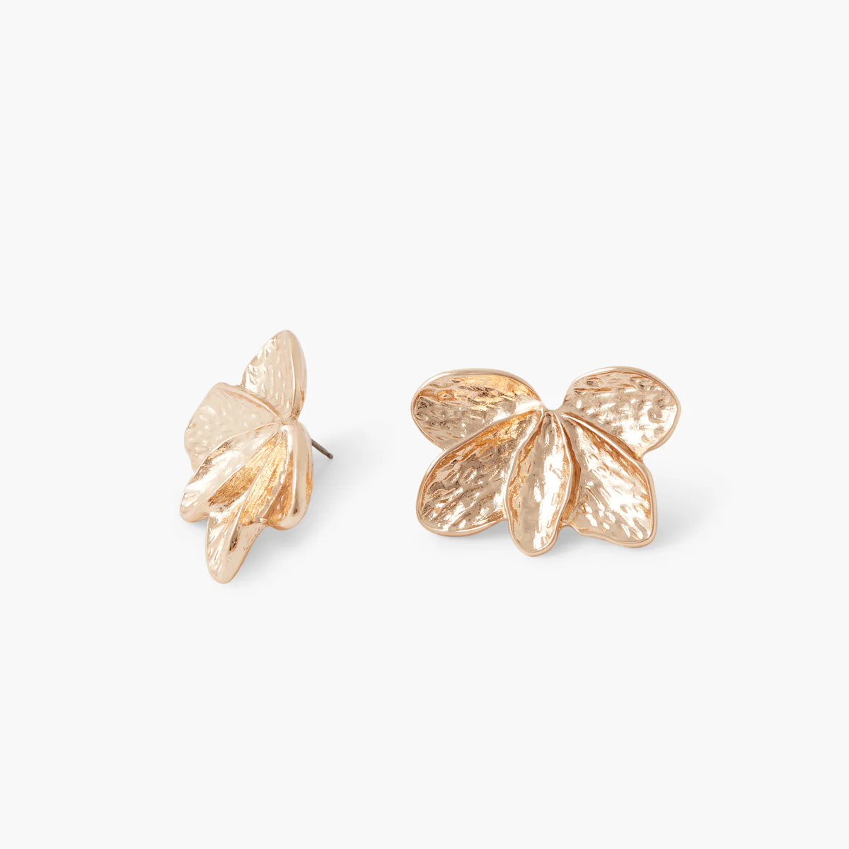 Boucles d'oreilles demi feuilles dorées – Image 3