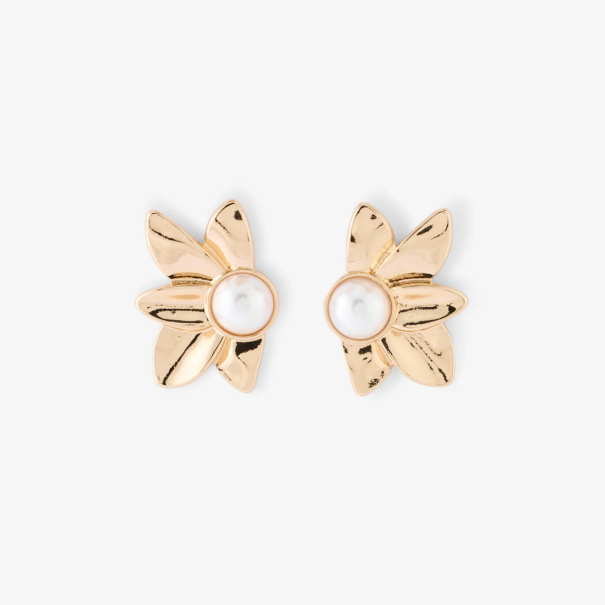 Boucles d'oreilles demi fleurs avec perle