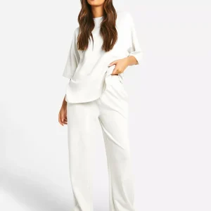 Ensemble T-Shirt Col Haut et Jogging Droit pour Femme – Coupe Oversize Décontractée d’Été